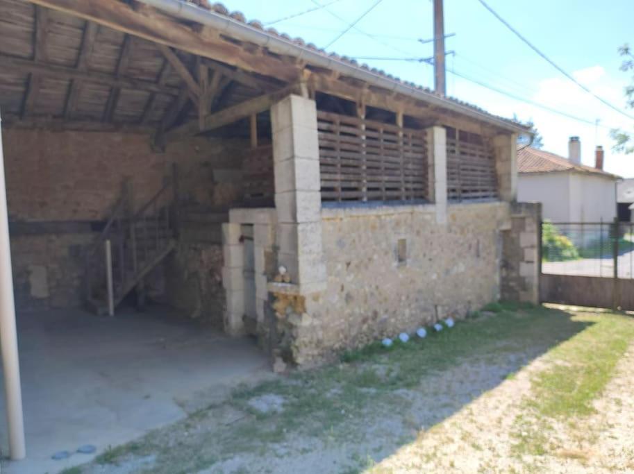 Maison De Campagne, Bulle De Verdure Montbron Екстериор снимка